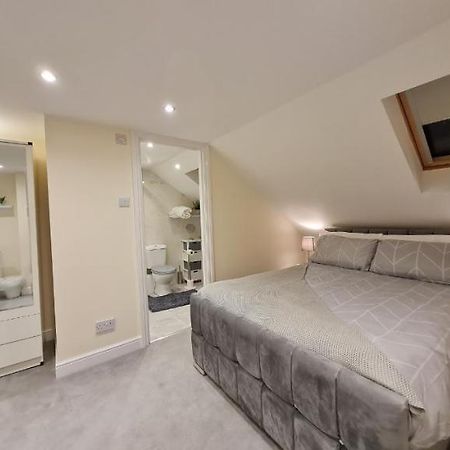 Double Room In Shared Flat Лондон Экстерьер фото