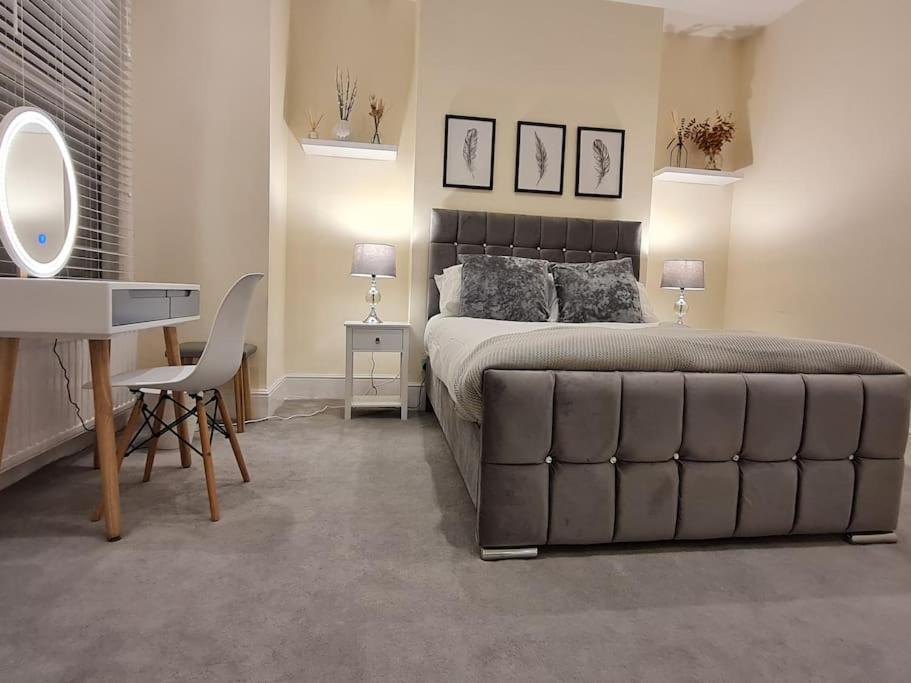 Double Room In Shared Flat Лондон Экстерьер фото